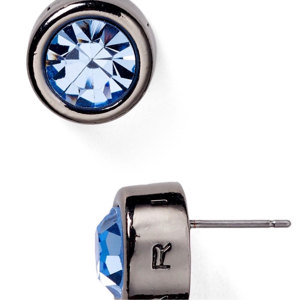 Tahari Blue Crystal Silver Tone Large Stud Pierced Earrings 14$